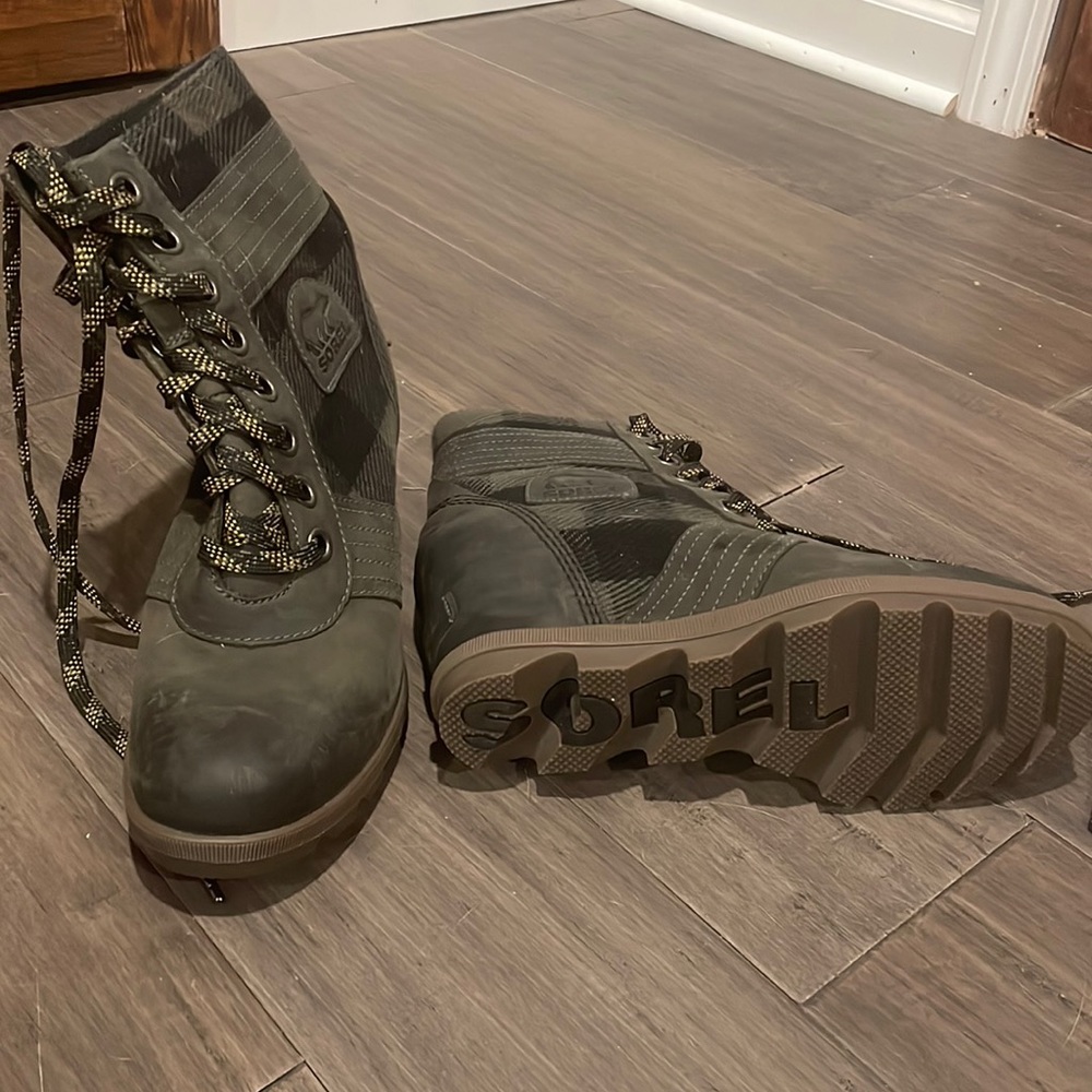 Sorel laced boots